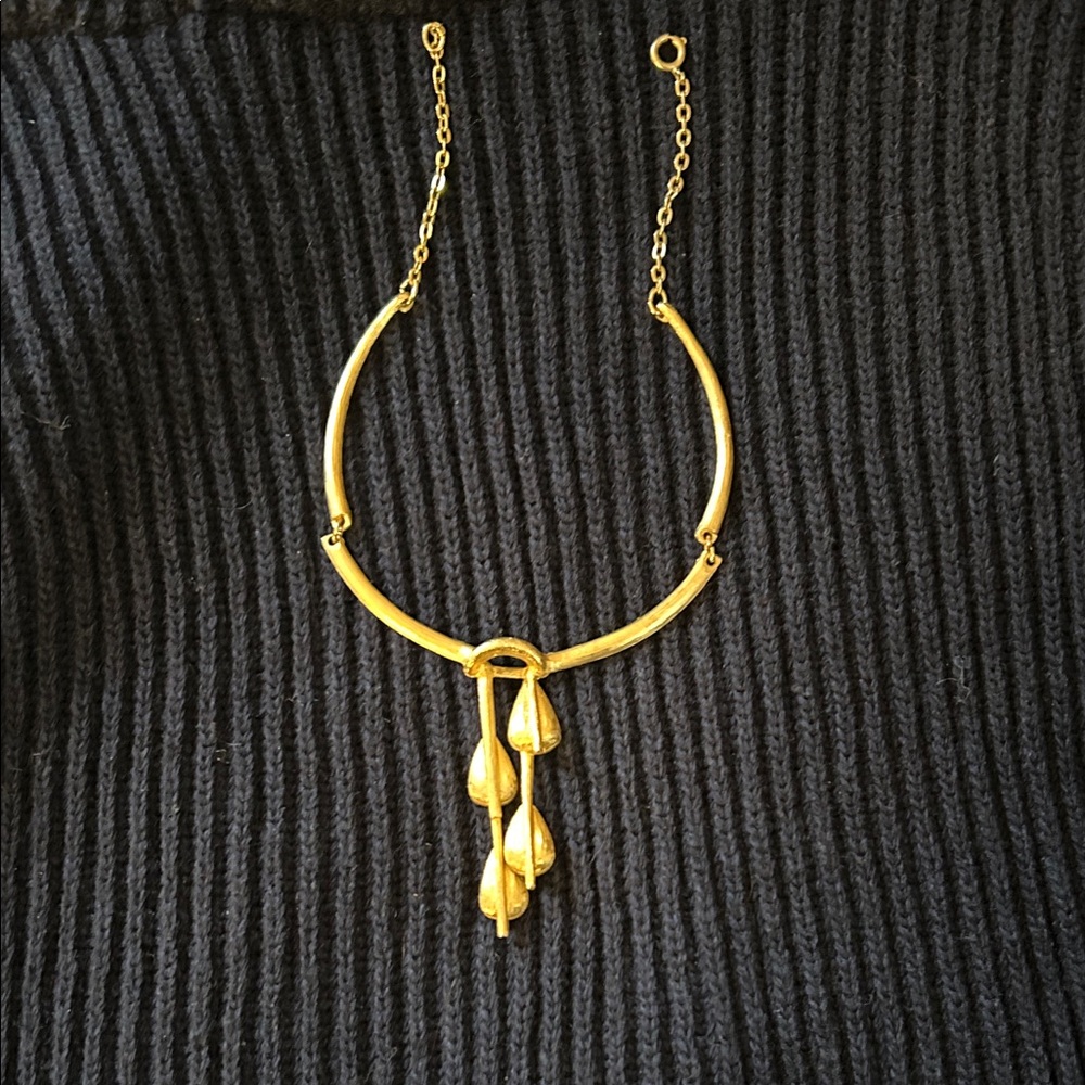 Gold Teardrop Pendant Choker Necklace - Women Jewelry. ANTIQUE